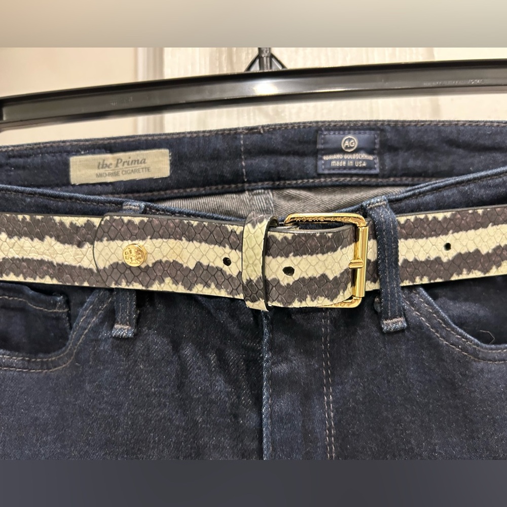 Tory Burch black and cream snakeskin belt with gold hardware. Size XS